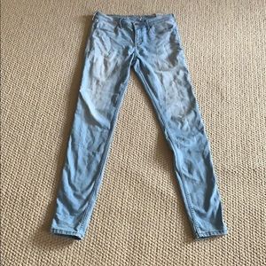 Light denim jean